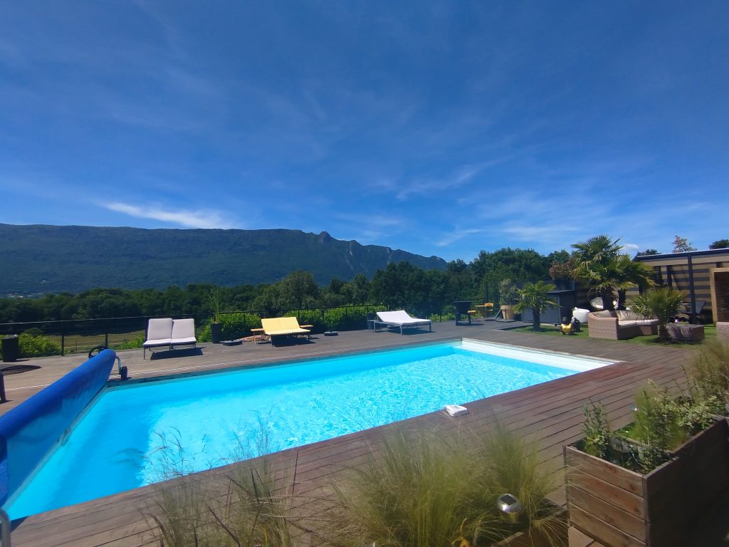 terrasse et piscine