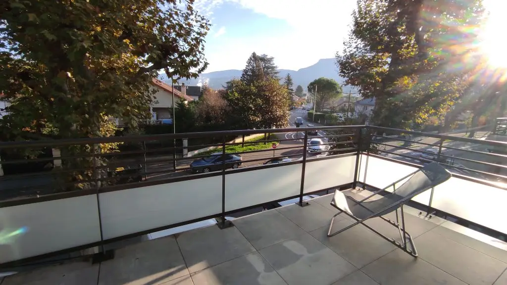 terrasse et chaise longue t2 le lac du bourget